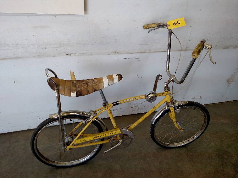 lot 65 image: Vintage Schwinn Stingray Fast Back ...