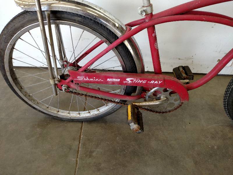 lot 66 image: Vintage Schwinn Junior Stingray 20...