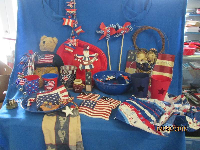 Large lot of Fourth of July holiday...