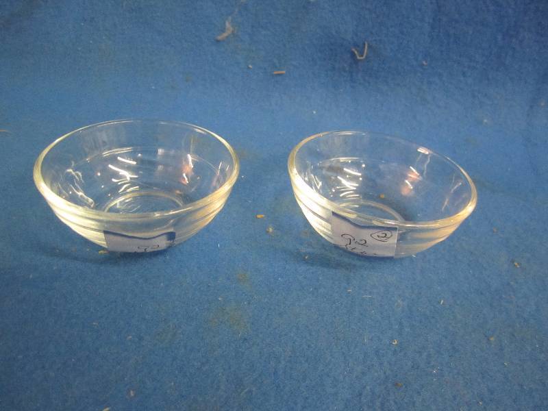 2 Duralex dishes, 3 across...