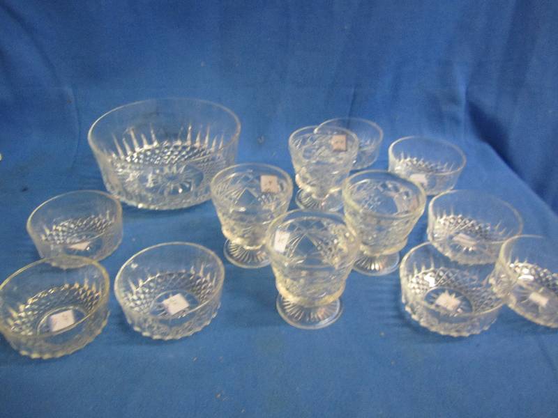Set of Arcoroc France glassware...