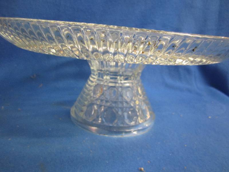 Cake serving plate with base...