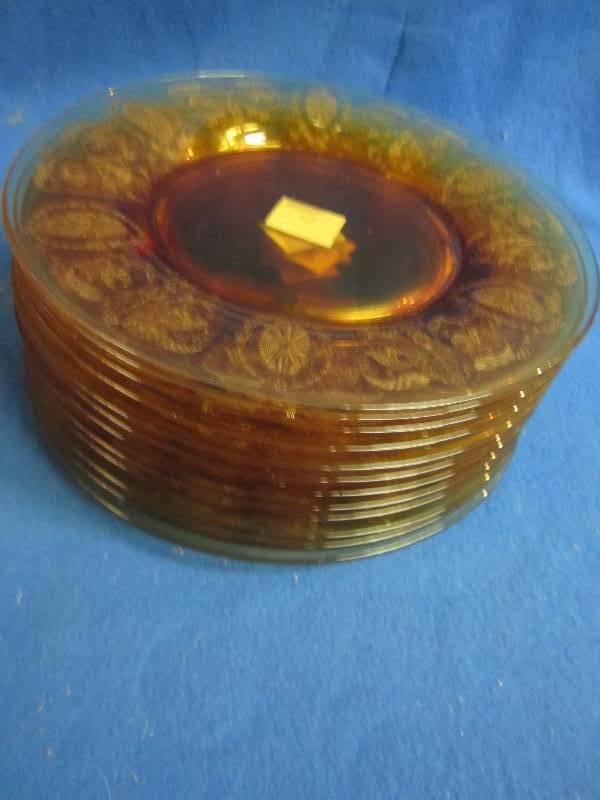 Lot of pink glass small plates...