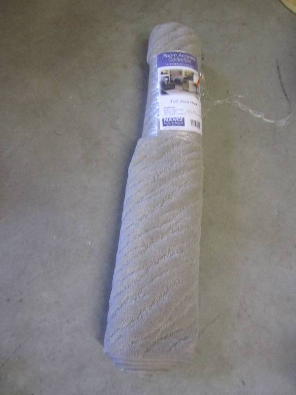 New 3 x 5 foot rug...