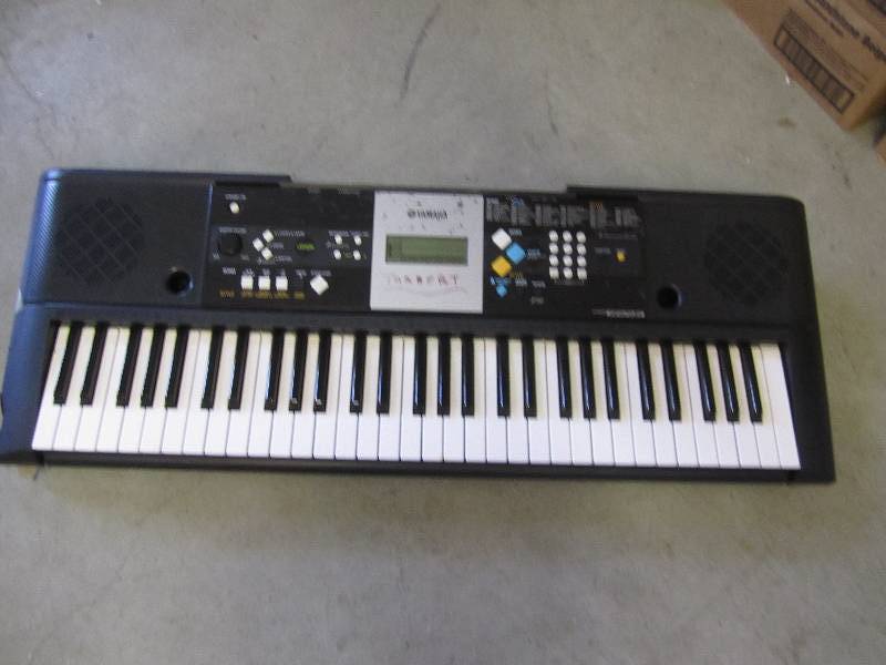 Yamaha keyborad, needs a standard p...