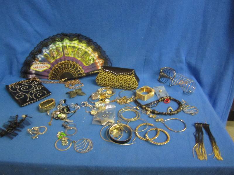 Lot of jewelry las vegas fan and pu...