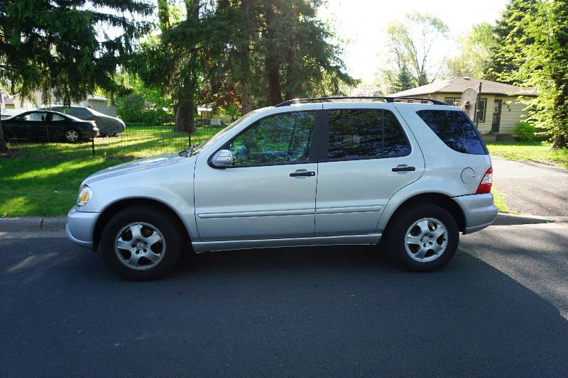 lot 1 image: 2003 Mercedes Benz ML350 4 Door All Wheel Drive SUV