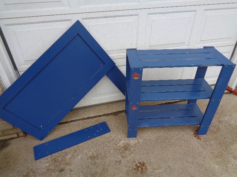 lot 26 image: Kids Headboard and Shelf