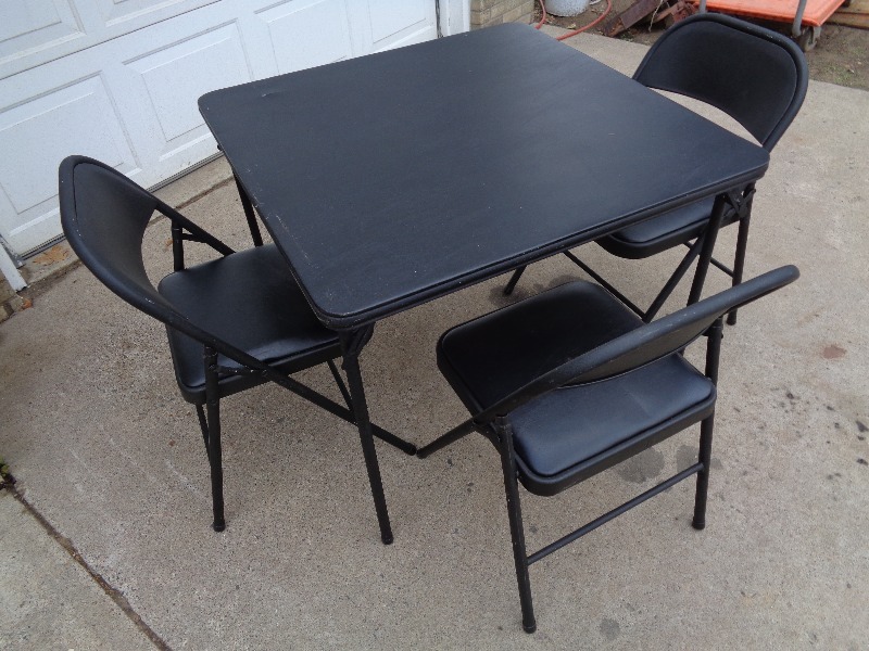 lot 28 image: Folding Card Table and Chairs