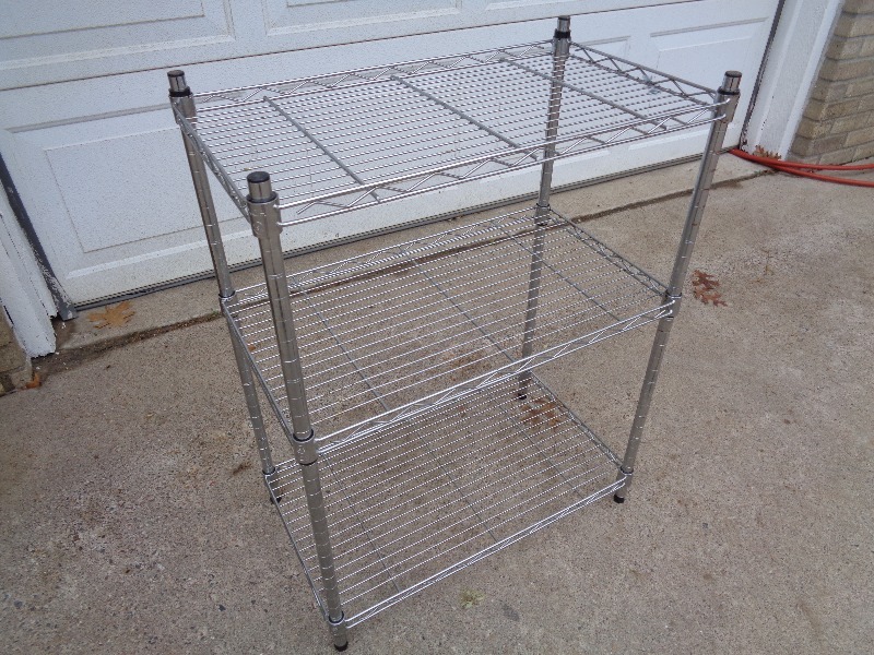 lot 32 image: Adjustable Wire Shelf