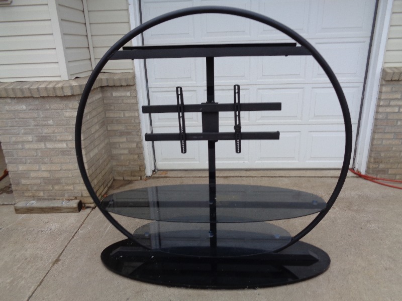 lot 36 image: Large Flat Screen TV Stand