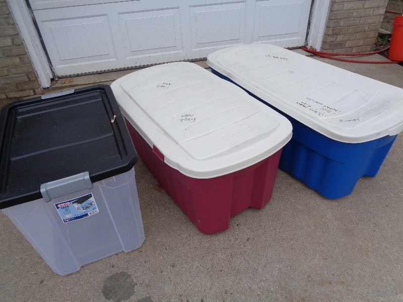 lot 41 image: 3 Large Totes with Lids