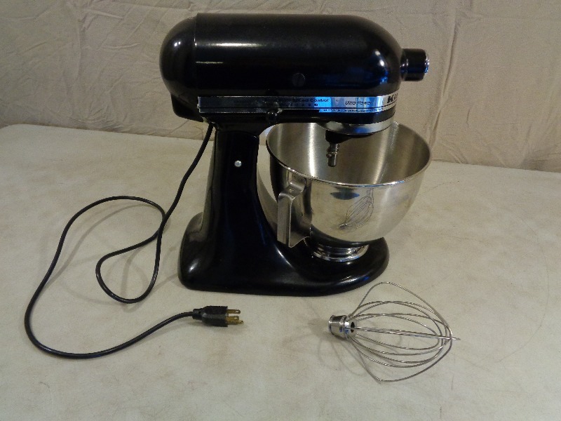 lot 5 image: KitchenAid Mixer
