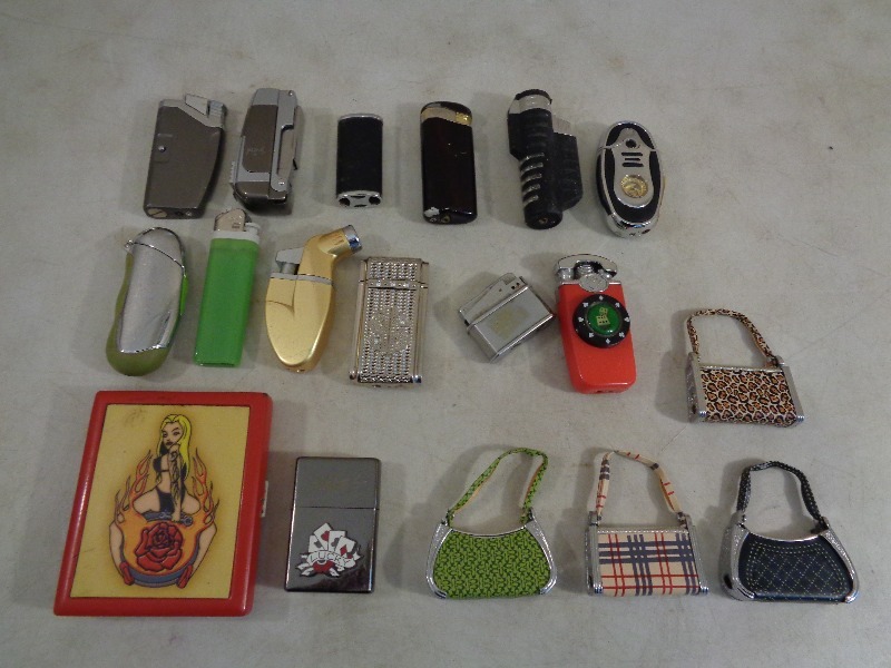lot 14 image: Lighters and Cigarette Case
