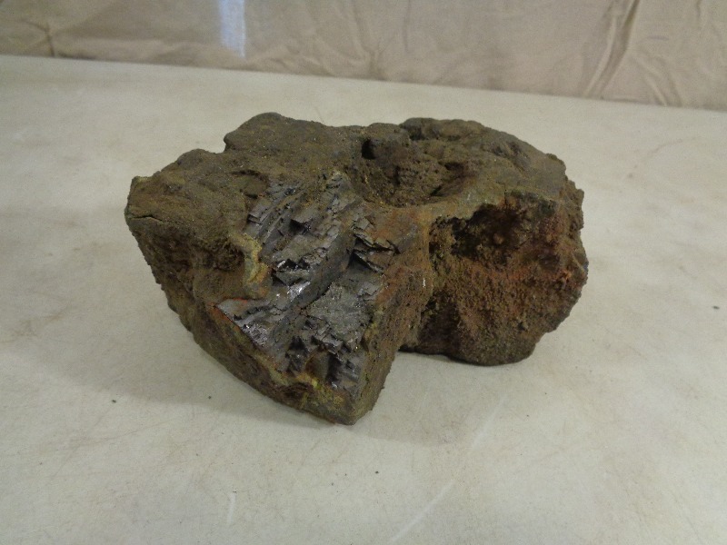 lot 53 image: Rock  Paperweight
