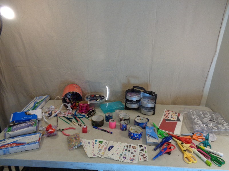 lot 74 image: Craft Items