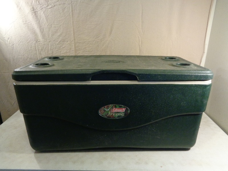 lot 95 image: Large Coleman Xtreme Cooler