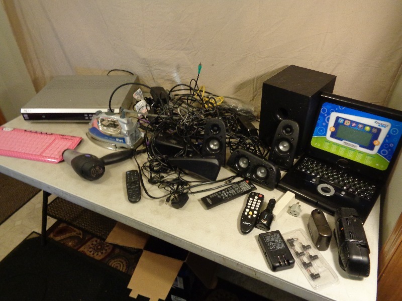 lot 112 image: Assorted Electronics