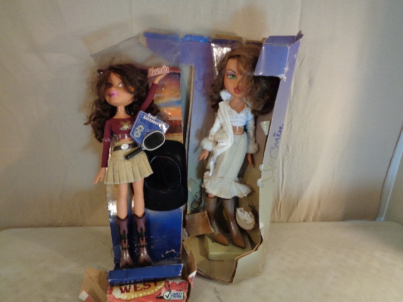 lot 129 image: 2 Large Bratz Dolls