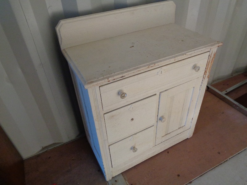 lot 46A image: Cute Little Wood Cabinet