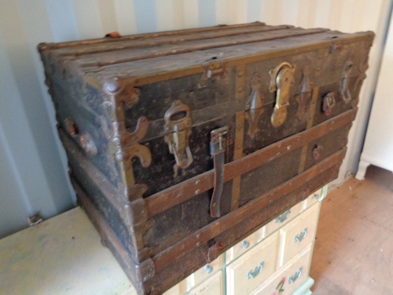 lot 49A image: Old Trunk