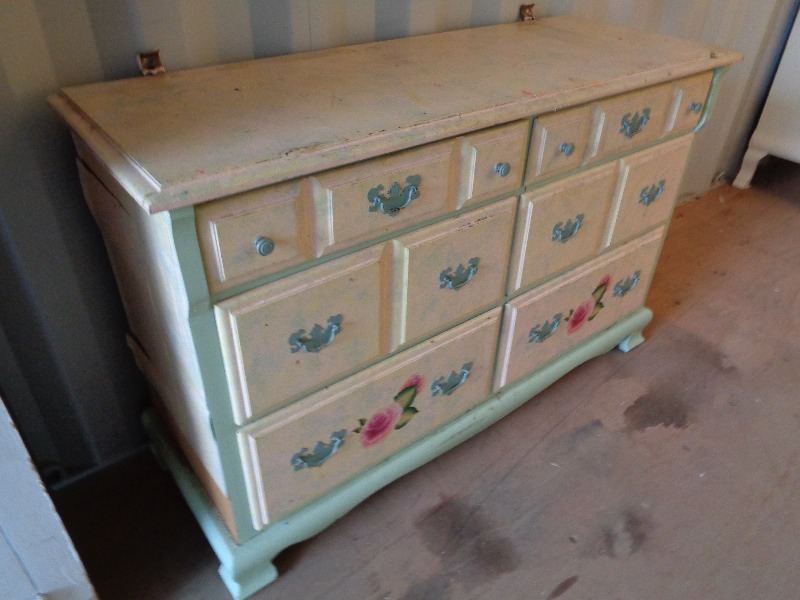 lot 50 image: 6 Drawer Dresser
