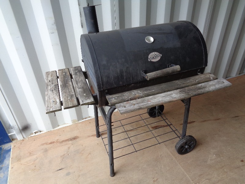 lot 52D image: Charcoal  Smoker Grill