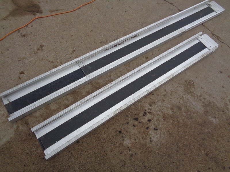 lot 2 image: Aluminum Extension Pickup Ramps