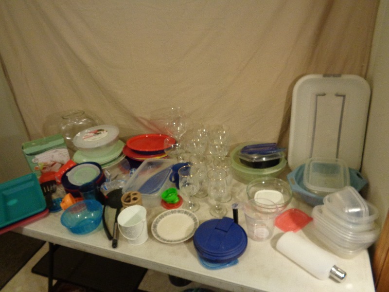 lot 155 image: Kitchen Items
