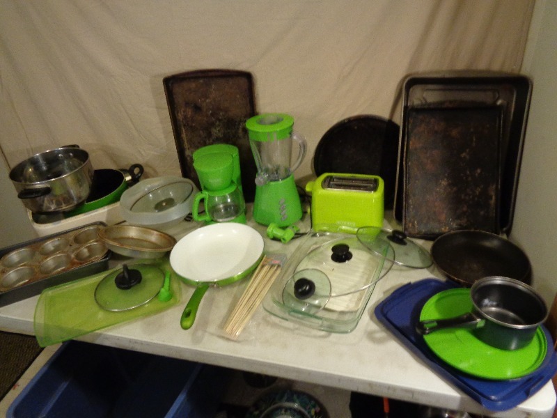 lot 159 image: Pans, Green Kitchen Items, and More