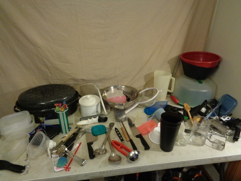 lot 190 image: Silverware, Utensils, and Kitchen Items