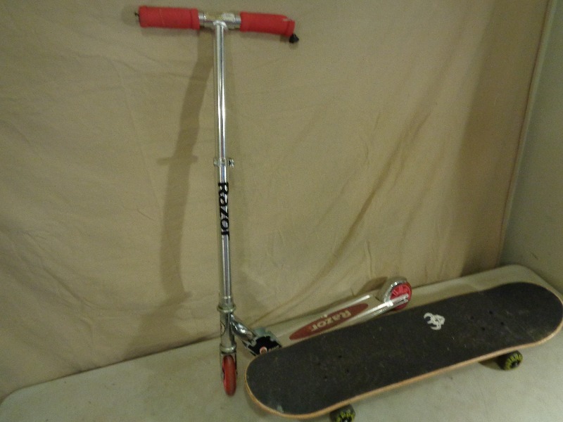 lot 194 image: Skateboard and Scooter