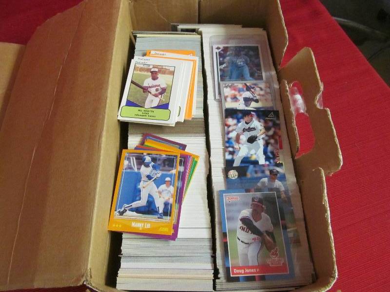 lot 1 image: sport trading cards