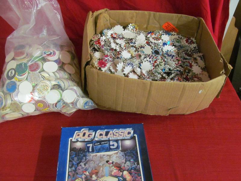 lot 9 image: 2005 Pog Classic game,Pogs