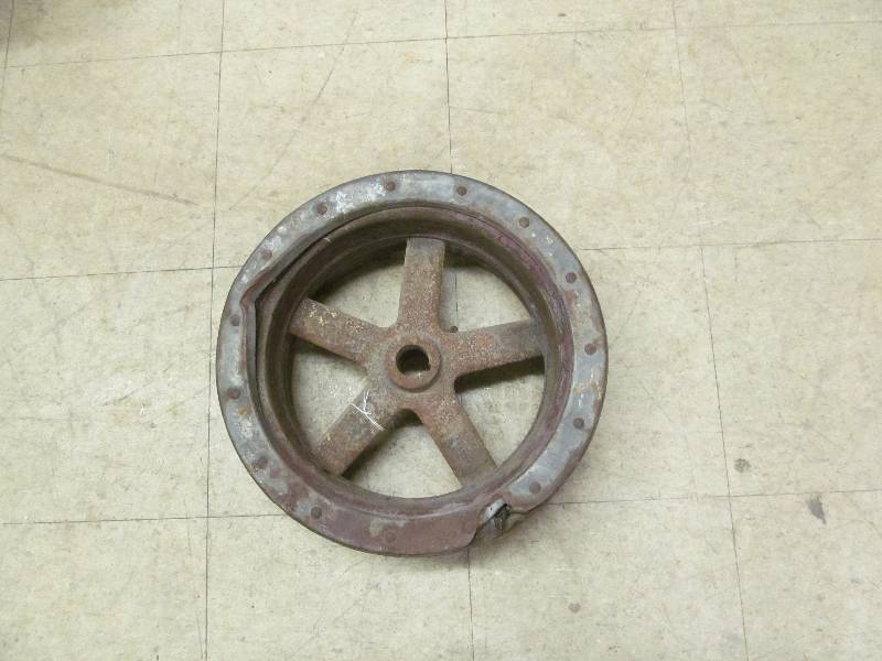 lot 11 image: wood pulley