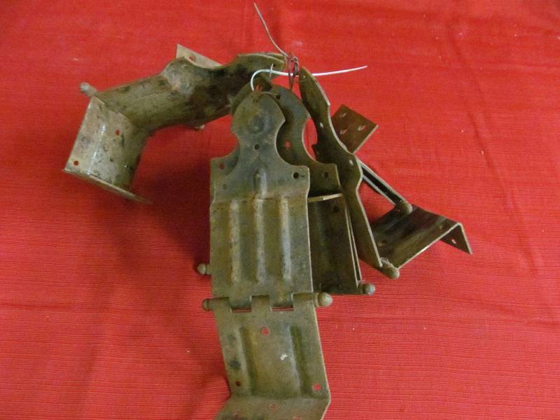 lot 13 image: vintage hinges
