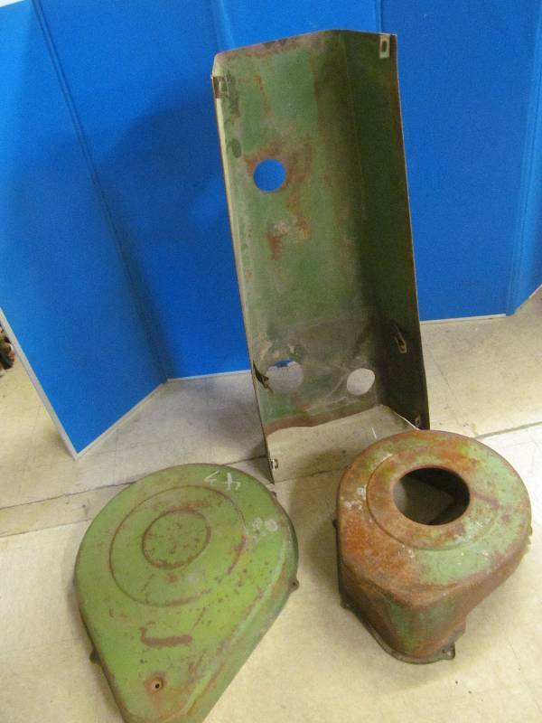 lot 14 image: John Deere clutch cover ,fly wheel cover