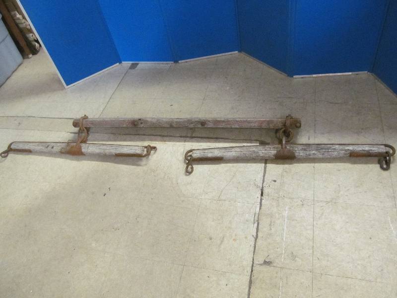 lot 16 image: vintage double tree