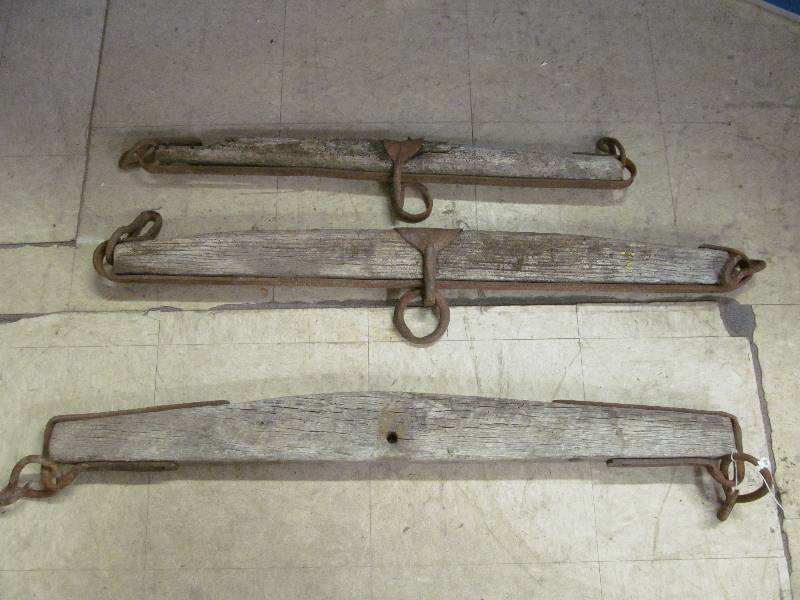 lot 19 image: horse tree parts