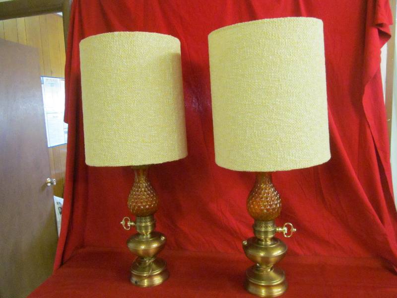 lot 25 image: vintage lamps