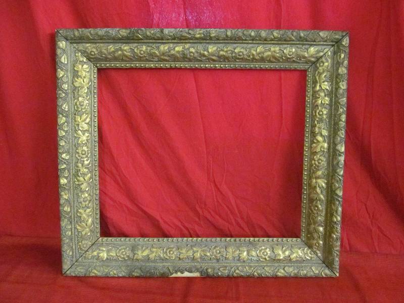lot 30 image: vintage frame