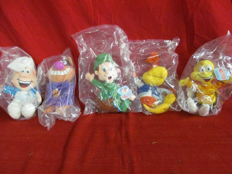 lot 41 image: stuffed toys