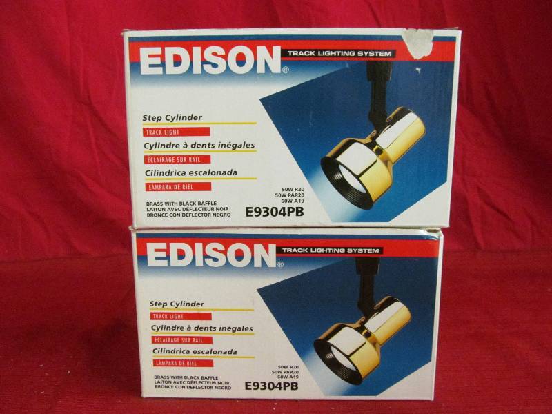lot 42 image: Edison  track light