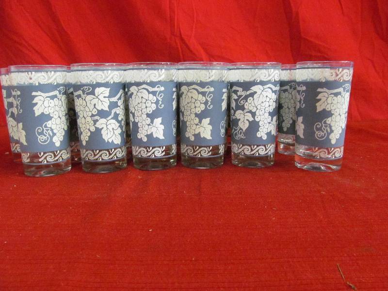 lot 53 image: glasses
