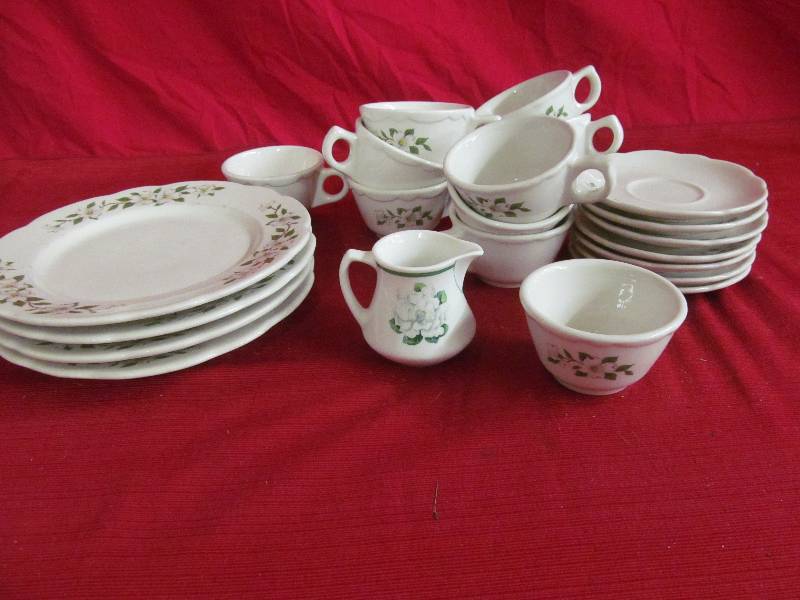 lot 55 image: Buffalo china dishes