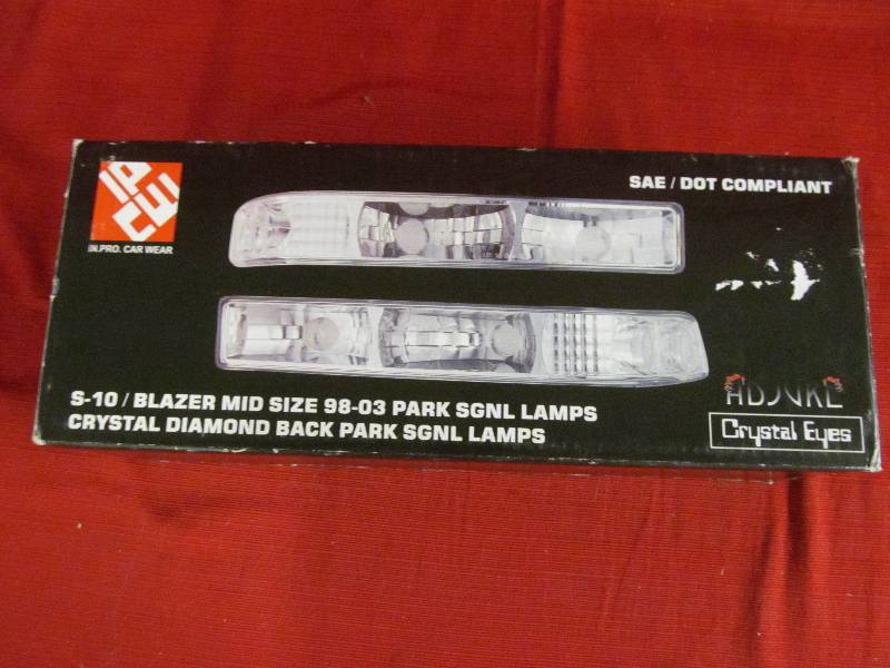 lot 60 image: S-10 Blazer lights