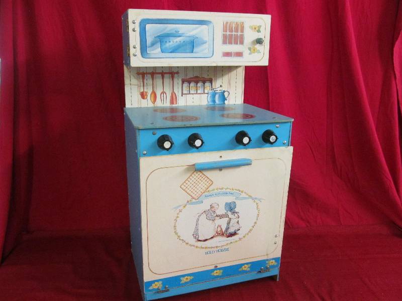 lot 61 image: Holly Hobby playset