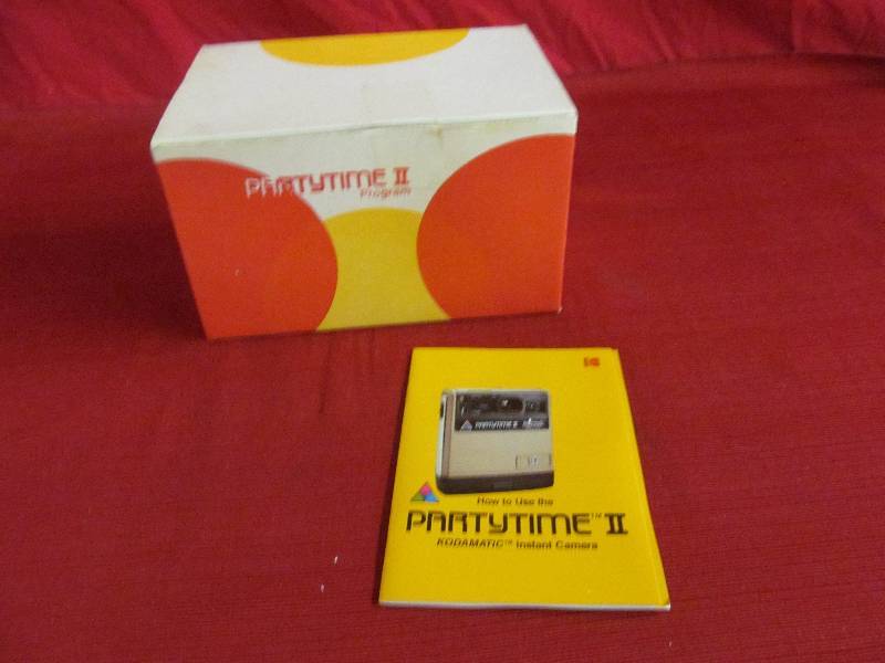 lot 71 image: Kodamatic instant camera