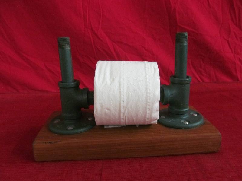 lot 86 image: toilet tissue holder