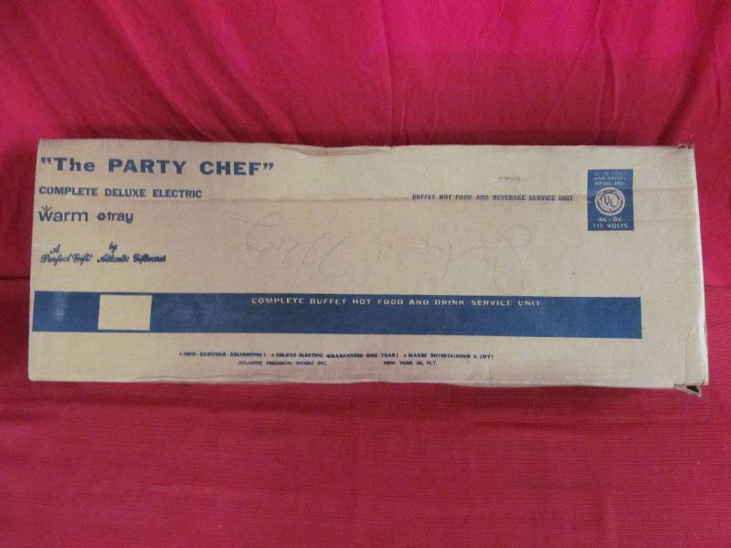 lot 90 image: Party Chef warming tray